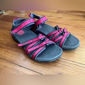Teva Tierra Sport Sandals Women’s size 8